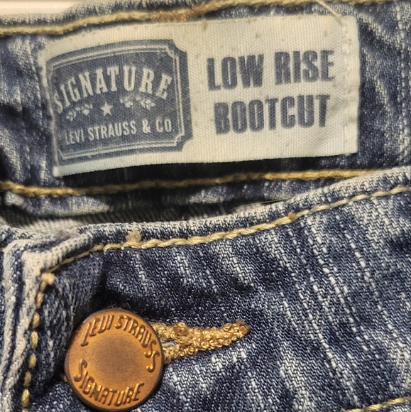 Levi low rise bootcut jeans - Picture 2 of 5